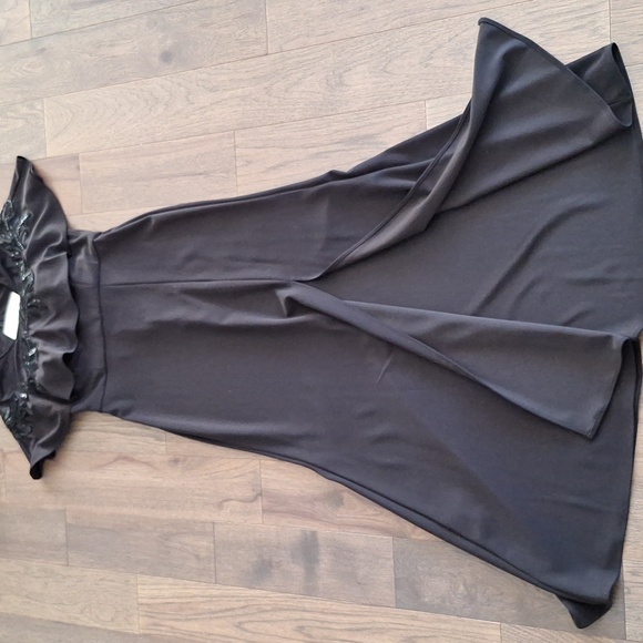 Sequin embroidered Cape sleeve dress.[8]BNWT - Picture 8 of 17